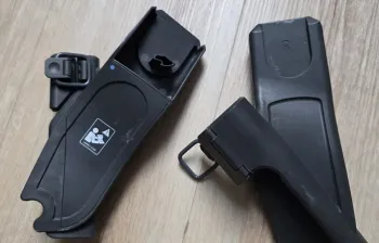 UPPAbaby VISTA autostoel-adapters onderaan met clip - compatibel reissysteem, gebruikt ~1 jaar