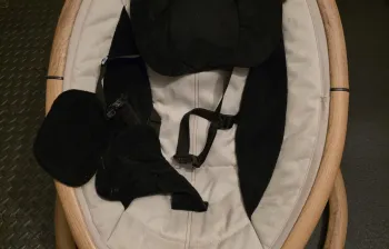 Qute Elektronische Baby-Wip - Automatisch Schommelen Van Zij Naar Zij, Bedieningspaneel, Gebruikt 6 Maanden