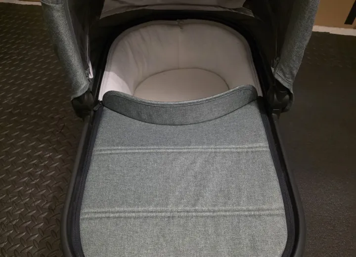 UPPAbaby VISTA V2 Bassinet Groen - Comfortabele reiswieg voor pasgeborenen, geventileerde matras