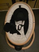 Qute Elektronische Baby-Wip - Automatisch Schommelen Van Zij Naar Zij, Bedieningspaneel, Gebruikt 6 Maanden 1