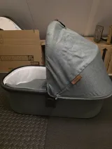 UPPAbaby VISTA V2 Reiswieg Groen - Veilig Bedje voor Pasgeborenen, Goedgekeurd voor Overnachten, Gebruikt 6 Maanden 3